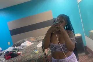 BACK IN TOWN , I SELL CONTENT 📲 - Image 7