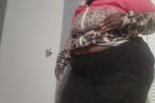 Good wet pussy loved sucking dick 40 years older 80 dollars all day everyday - Image 2